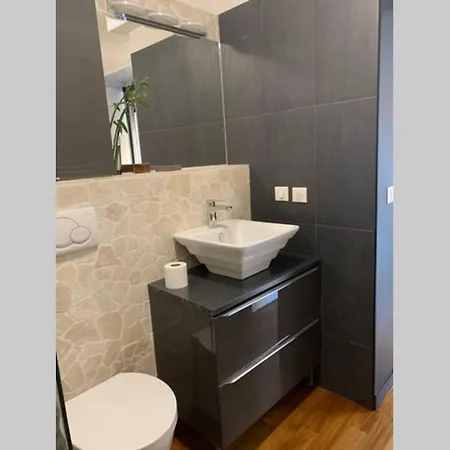 Juan Les Pins Joli T2 Parking Inclus! Apartment