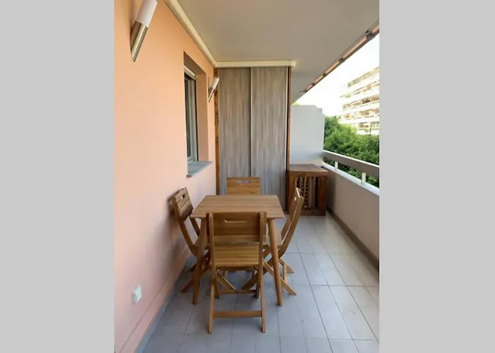 Juan Les Pins Joli T2 Parking Inclus! Appartamento Antibes