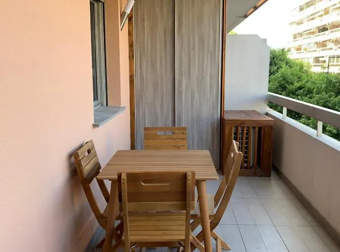 Juan Les Pins Joli T2 Parking Inclus! Appartamento Antibes